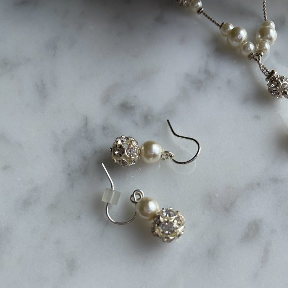 Unsigned Contemporary Pearl & Crystal Necklace & Earrings Set - Picture 2 of 6